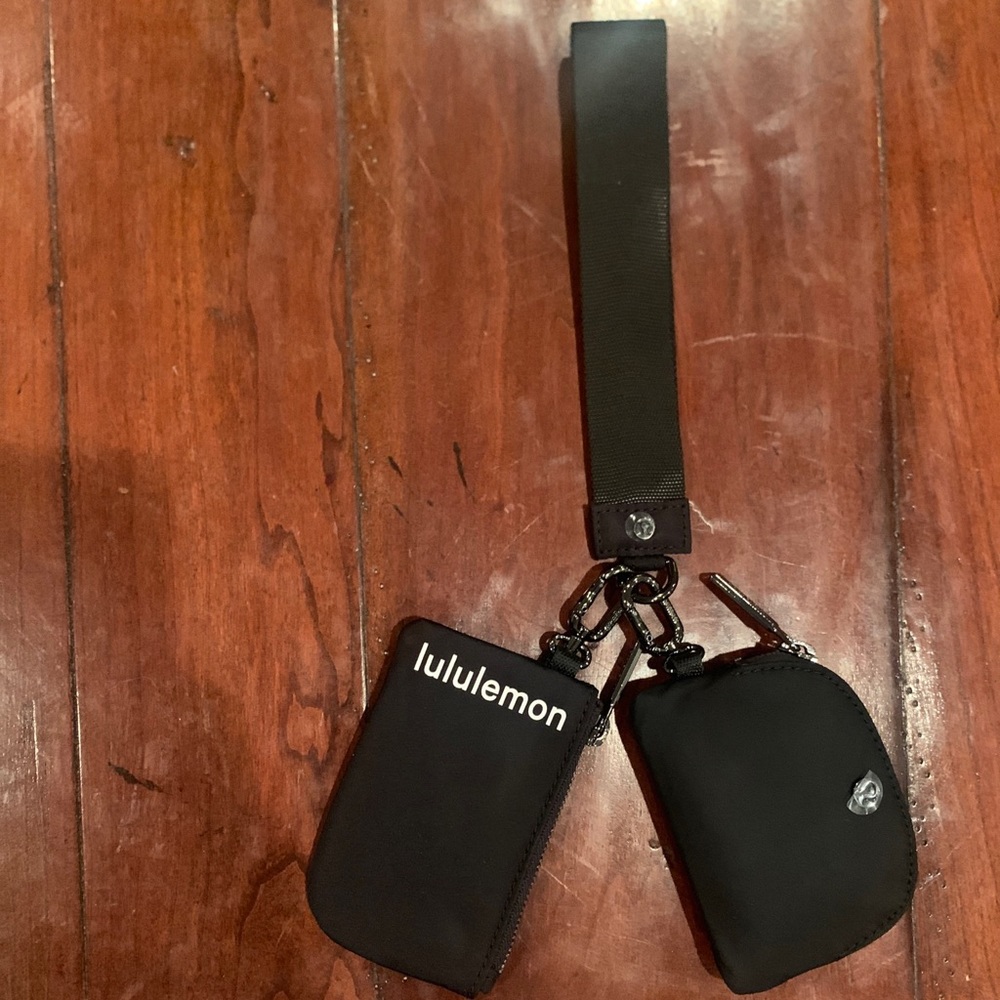 Lululemon Dual Pouch Wristlet Black Brand New